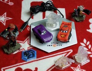 Disney Infinity Portal Base Xbox 360 #INF-8032385 Holly Shiftwell #95 & Friends.